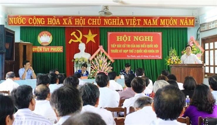 Quang cảnh buổi tiếp xúc cử tri tại huyện Tuy Phước. Ảnh: Báo Bình Định