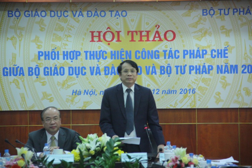 Thứ trưởng Bộ GD&ĐT Phạm Mạnh Hùng phát biểu tại hội thảo