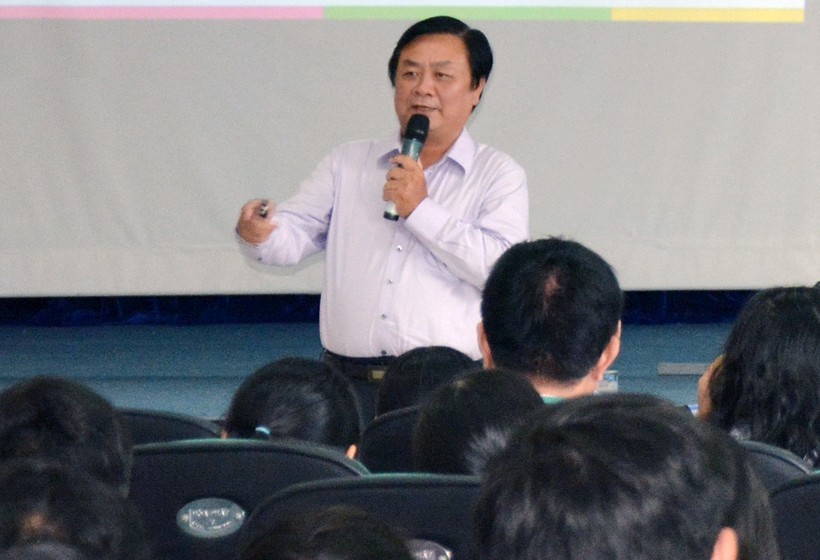 Bí thư Tỉnh ủy Lê Minh Hoan chia sẻ về giáo dục và khởi nghiệp tại Trường ĐH Đồng Tháp. 