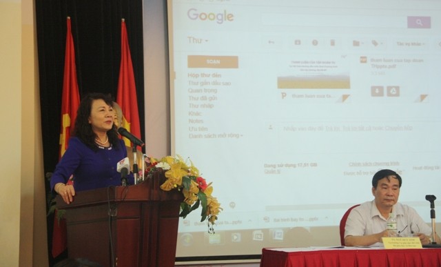 Thứ trưởng Bộ GD&ĐT Nguyễn Thị Nghĩa phát biểu tại hội thảo.