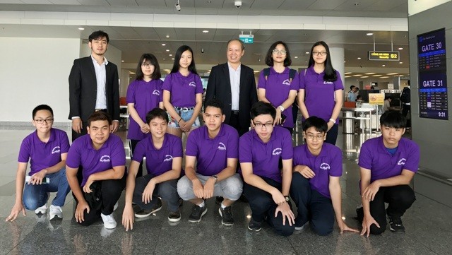 Đoàn học sinh Việt Nam lên đường tham gia cuộc thi World Invention Creativity Contest tại Hàn Quốc.