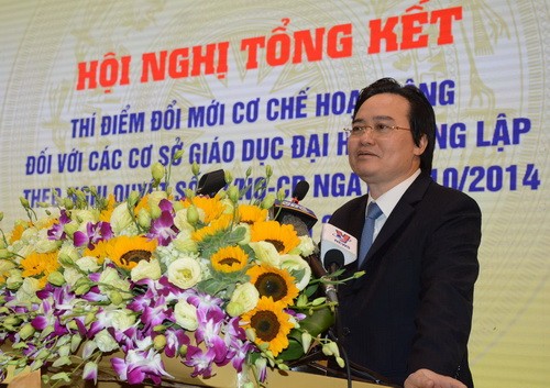 Bộ trưởng Bộ GD&ĐT Phùng Xuân Nhạ phát biểu tại Hội nghị tổng kết thí điểm đổi mới cơ chế hoạt động đối với các cơ sở giáo dục ĐH công lập theo Nghị quyết số 77/NQ-CP