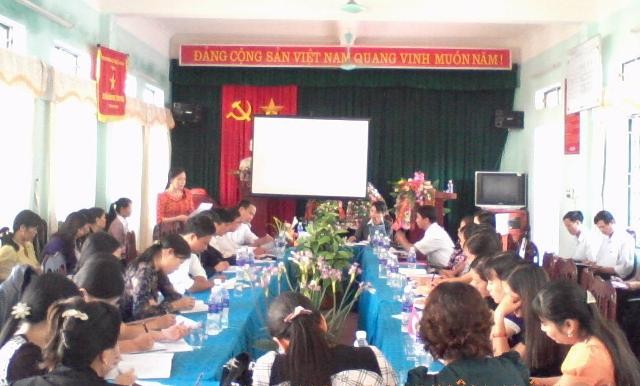 Sinh hoạt chuyên môn tại Trường tiểu học Thị trấn Thắng (Bắc Giang)
