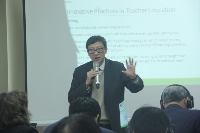 GS LEE Chi-kin, John - Phó hiệu trưởng ĐH Hong Kong – đã nhấn mạnh điều này khi chia sẻ tại hội thảo về phát triển trường sư phạm đáp ứng yêu cầu nâng cao chất lượng đào tạo, bồi dưỡng giáo viên và cán bộ quản lý cơ sở giáo dục phổ thông