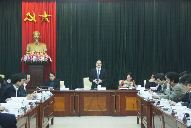 Bộ trưởng Bộ GD&ĐT Phùng Xuân Nhạ phát biểu tại buổi giao ban.
