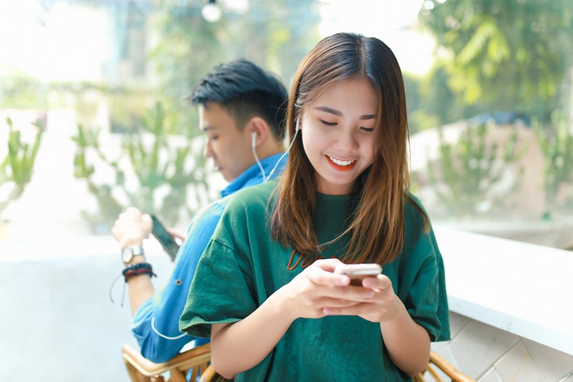 Thêm cơ hội cho nhiều người Việt Nam tiếp cận dịch vụ internet đi dộng