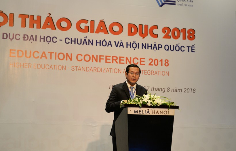 Thứ trưởng Bộ GD&ĐT Nguyễn Văn Phúc phát biểu tại hội thảo
