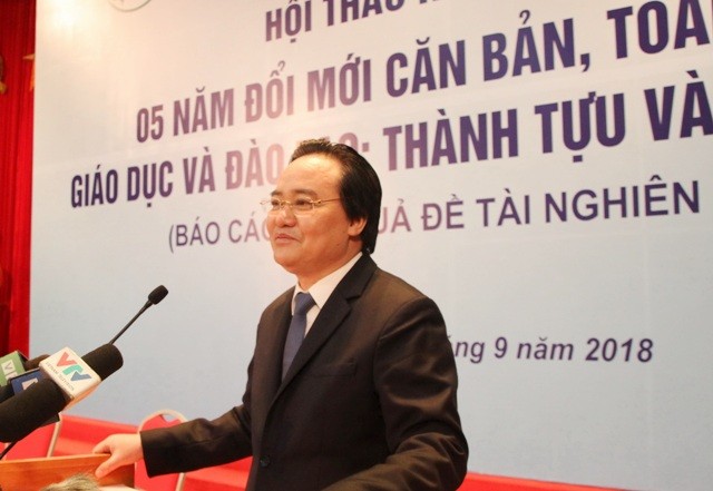 Bộ trưởng Bộ GD&ĐT Phùng Xuân Nhạ phát biểu tại hội thảo