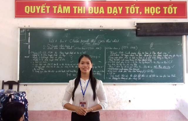 Cô Đinh Thị Bình (Trường THPT Minh Đài, Tân Sơn, Phú Thọ), đại biểu Quốc hội khóa XI,