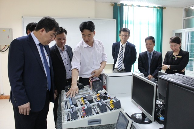 Trường ĐH Công nghiệp Hà Nội nhận gói thiết bị hơn 2 tỷ đồng