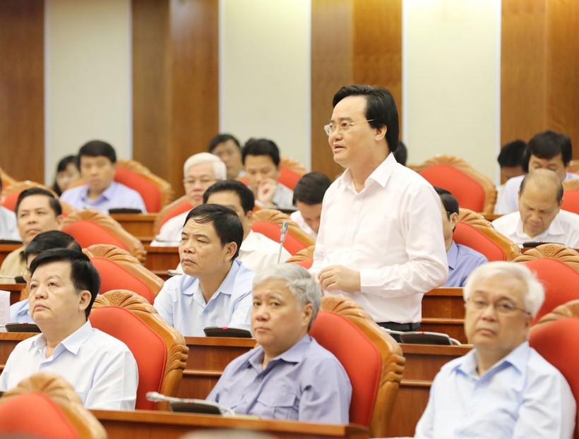 Bộ trưởng Phùng Xuân Nhạ phát biểu tại Hội nghị lần thứ 7 BCH Trung ương Đảng (khóa XII).