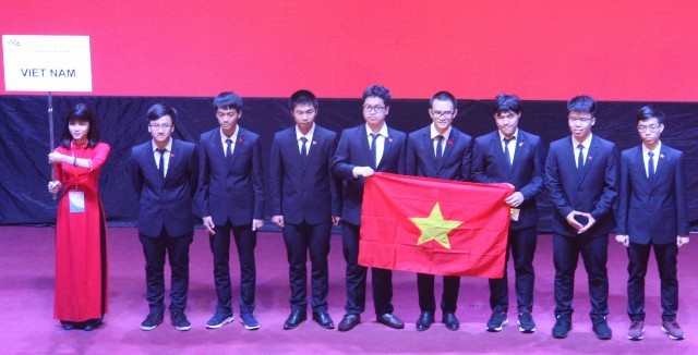 Đội tuyển Việt Nam tham dự APhO 2018