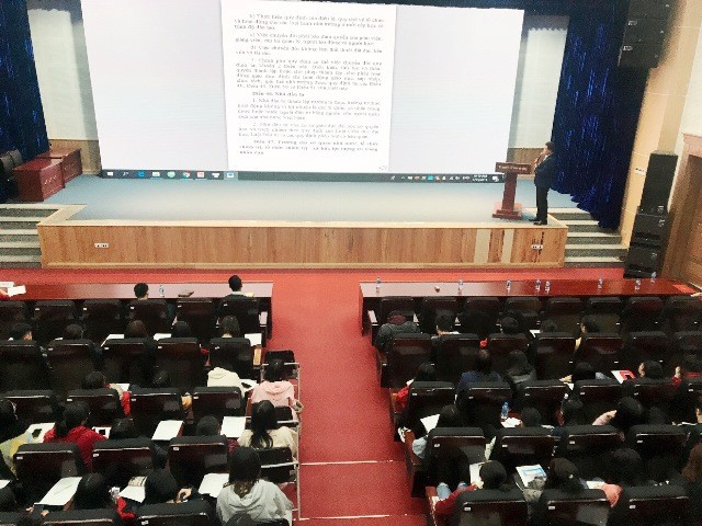 Trường ĐH Hà Nội tổ chức lấy ý kiến sinh viên góp ý cho dự thảo Luật Giáo dục (sửa đổi)