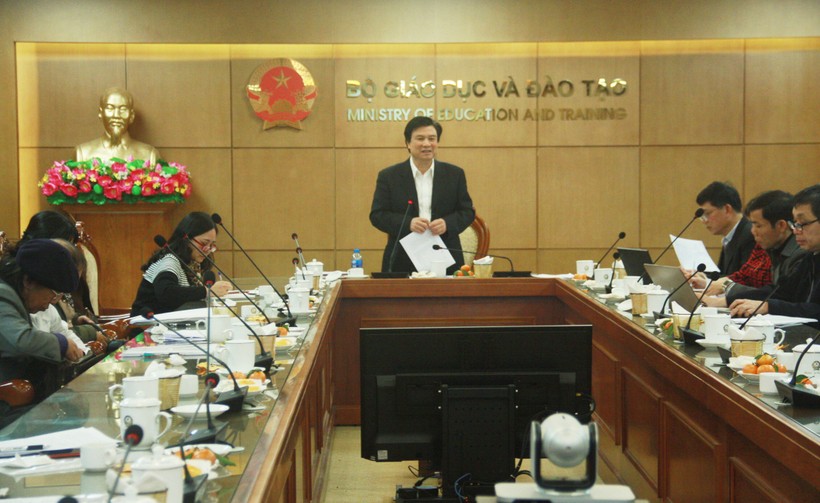 Thứ trưởng Bộ GD&ĐT Nguyễn Hữu Độ phát biểu tại tọa đàm