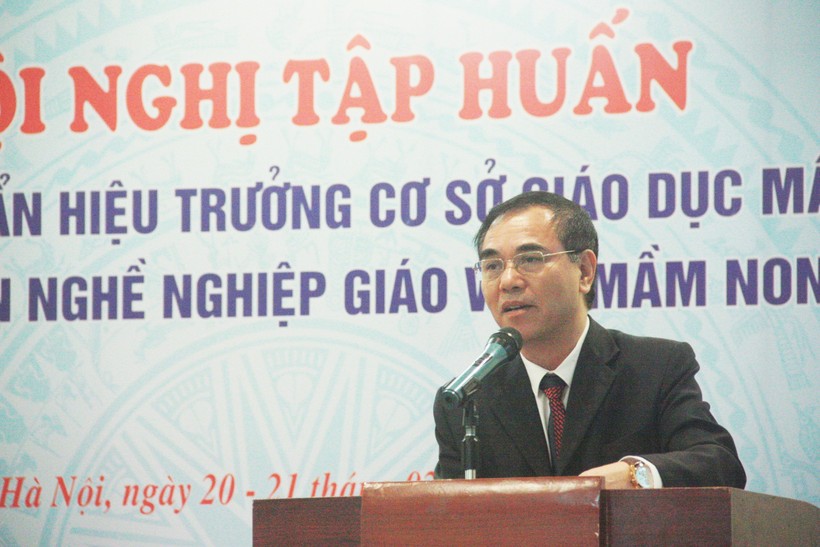 TS Nguyễn Hải Thập – Phó Cục trưởng Cục Nhà giáo và CBQL giáo dục phát biểu tại hội nghị tập huấn 