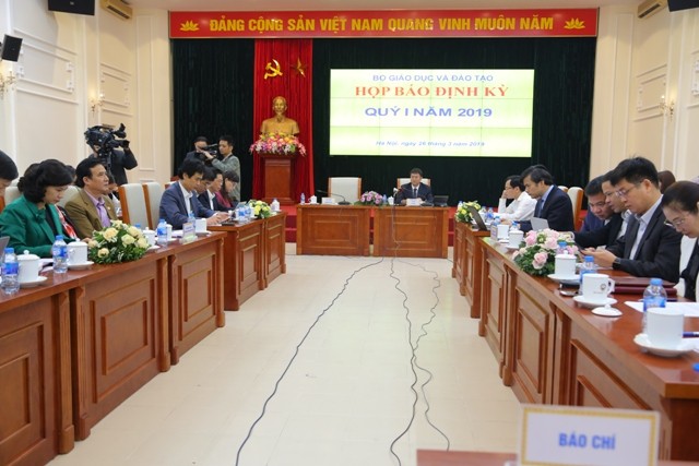 Bộ GD&ĐT họp báo định kỳ quý I năm 2019 dưới sự chủ trì của Thứ trưởng Lê Hải An và Chánh Văn phòng Nguyễn Viết Lộc. Ảnh: Bá Hải
