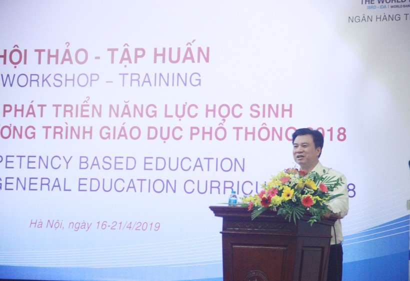 Thứ trưởng Bộ GD&ĐT Nguyễn Hữu Độ phát biểu khai mạc tập huấn
