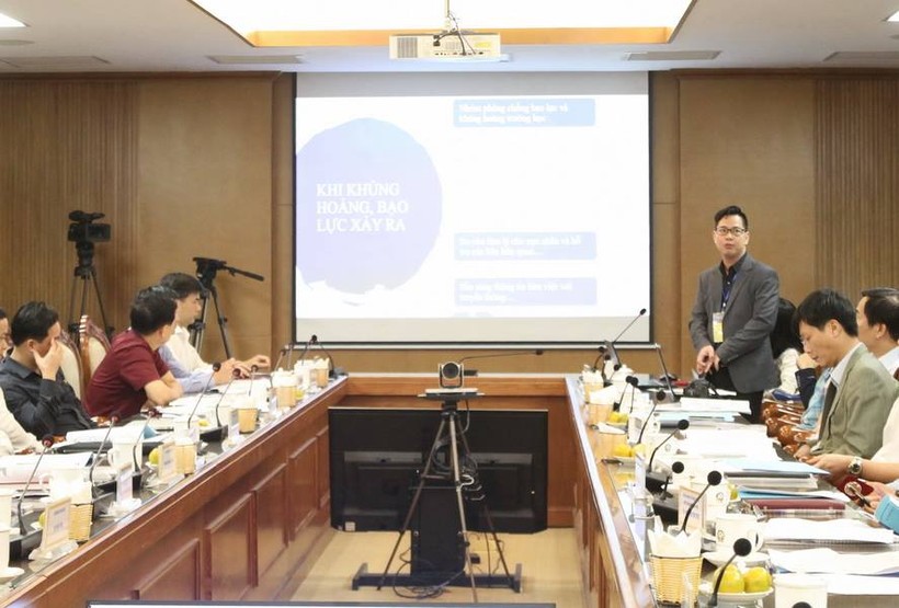 PGS.TS.Trần Thành Nam chia sẻ tại hội nghị trực tuyến đảm bảo an ninh, an toàn trường học, phòng chống bạo lực học đường