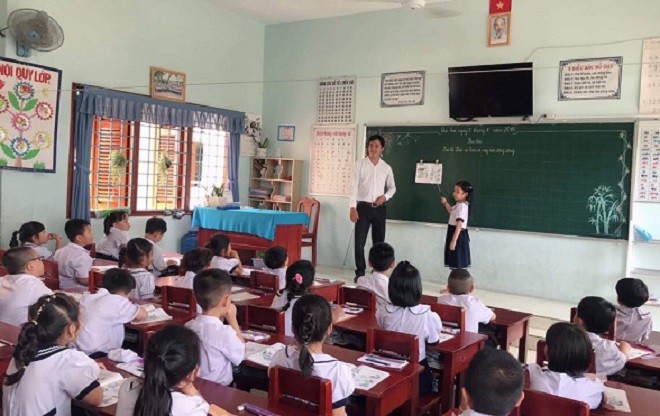 Thầy trò Trường tiểu học Phú Mỹ, thành phố Sa Đéc, Đồng Tháp trong giờ học