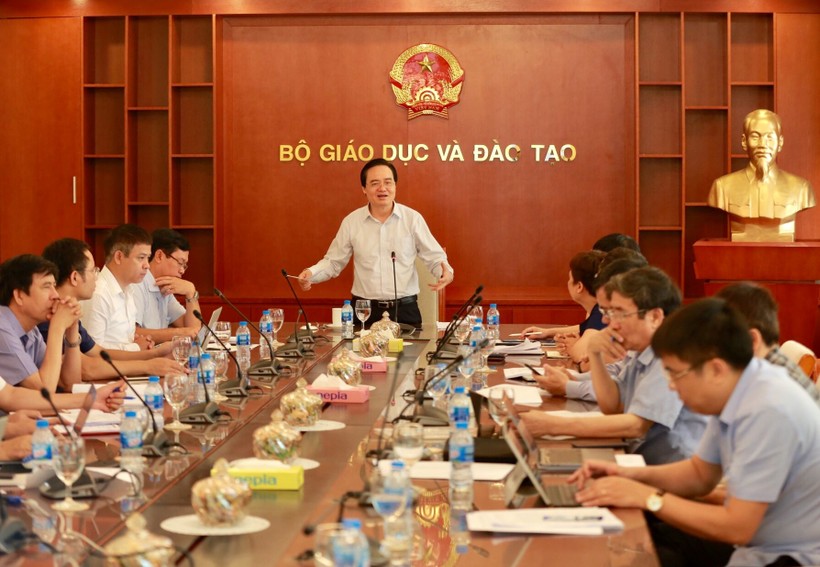 Bộ trưởng Bộ GD&ĐT Phùng Xuân Nhạ chủ trì phiên họp Ban Chỉ đạo Chính phủ điện tử của Bộ GD&ĐT