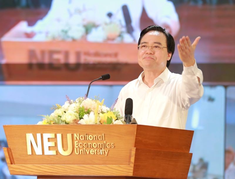 Bộ trưởng Bộ GD&ĐT Phùng Xuân Nhạ phát biểu khai mạc hội nghị