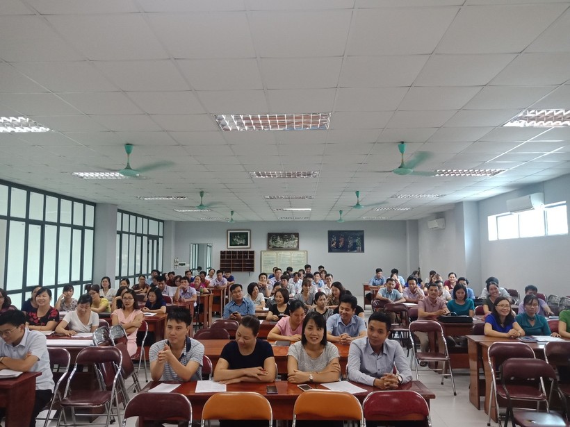 142 cán bộ quản lý, giáo viên cốt cán của các trường THPT tỉnh Hà Nam tham gia tập huấn