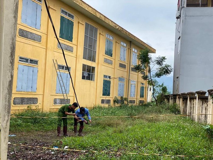 Hiện trường nơi học sinh tử vong vì điện giật tại trường Tiểu học Tuy Lai A (Hà Nội). Ảnh: VTV.