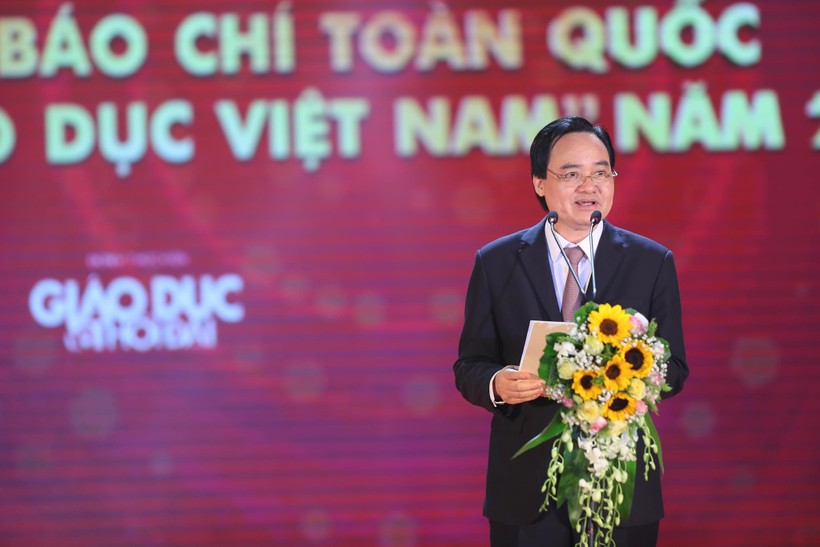 Bộ trưởng Bộ GD&ĐT Phùng Xuân Nhạ phát biểu lại Lễ trao giải báo chí toàn quốc "Vì sự nghiệp giáo dục Việt Nam" năm 2019