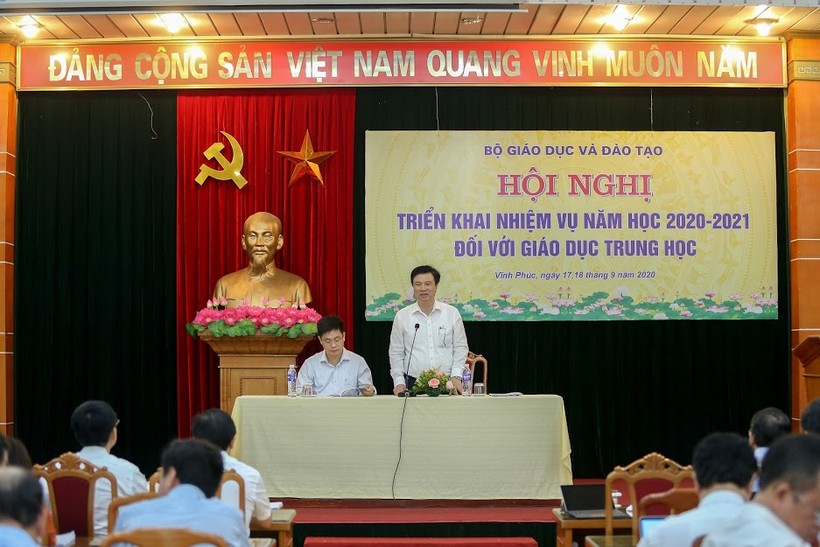 Thứ trưởng Bộ GD&ĐT Nguyễn Hữu Độ phát biểu tại Hội nghị 