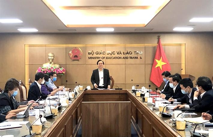 Bộ trưởng Phùng Xuân Nhạ chủ trì cuộc họp Ban chỉ đạo phòng, chống dịch Covid-19 Bộ GD&ĐT.