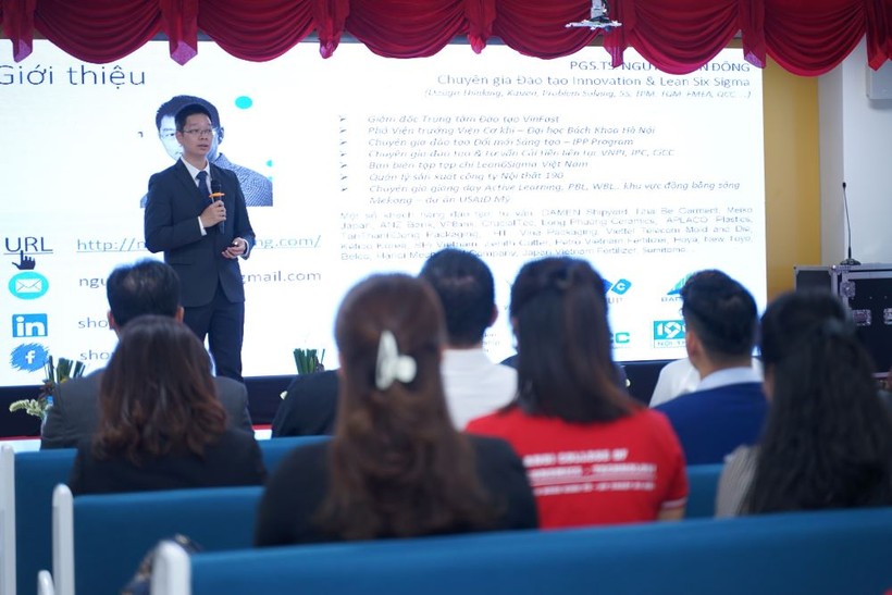 PGS.TS Nguyễn Tiến Đông chia sẻ trong sự kiện HNET Open day của Trường Cao đẳng Kinh tế - Kỹ thuật Hà Nội.