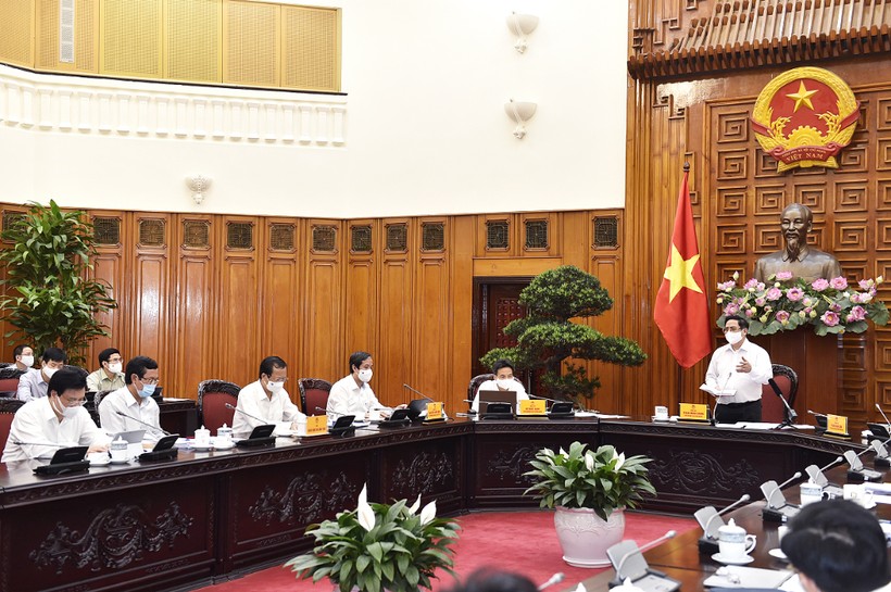 Thủ tướng Chính phủ Phạm Minh Chính chủ trì buổi làm việc với Bộ GD&ĐT.  Ảnh VGP/Nhật Bắc