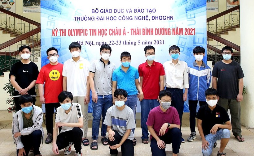 Đội tuyển quốc gia Việt Nam tham dự Olympic Tin học Châu Á - Thái Bình Dương năm 2021.