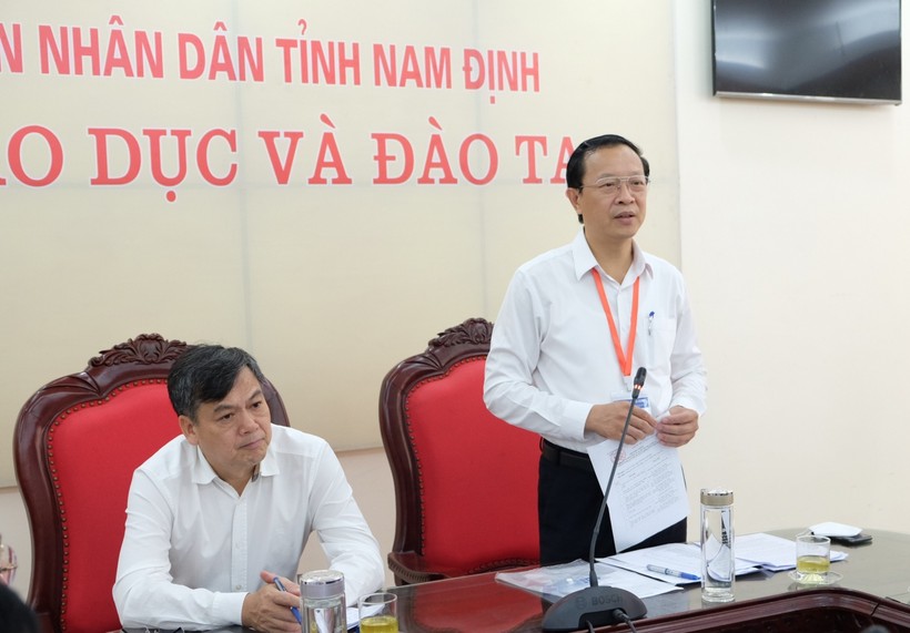 Thứ trưởng Bộ GD&ĐT Phạm Ngọc Thưởng phát biểu tại buổi làm việc với Ban Chỉ đạo thi tốt nghiệp THPT năm 2021 tỉnh Nam Định.