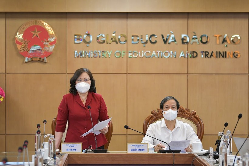 Bộ trưởng Nguyễn Kim Sơn và Thứ trưởng Ngô Thị Minh chủ trì chủ trì Hội nghị.