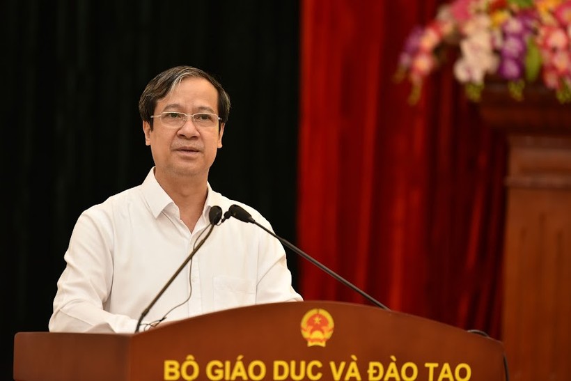 Bộ trưởng Bộ GD&ĐT Nguyễn Kim Sơn phát động phong trào thi đua “Toàn ngành Giáo dục đoàn kết, chung sức, đồng lòng thi đua phòng, chống và chiến thắng đại dịch Covid-19, thực hiện thắng lợi nhiệm vụ năm học 2021-2022”.