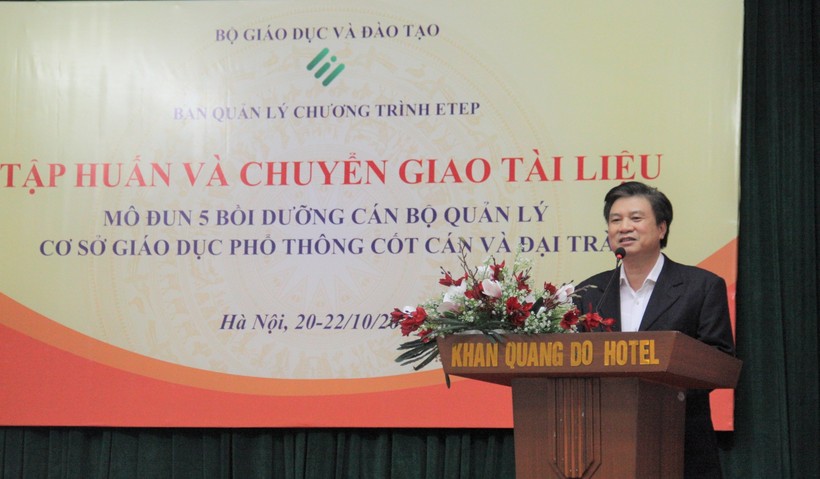 Thứ trưởng Bộ GD&ĐT Nguyễn Hữu Độ phát biểu chỉ đạo tại buổi tập huấn và chuyển giao tài liệu mô đun 5. 