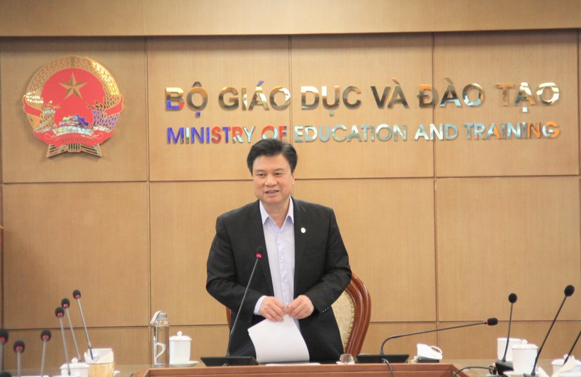 Thứ trưởng Bộ Giáo dục và Đào tạo Nguyễn Hữu Độ phát biểu tại buổi kiểm tra.