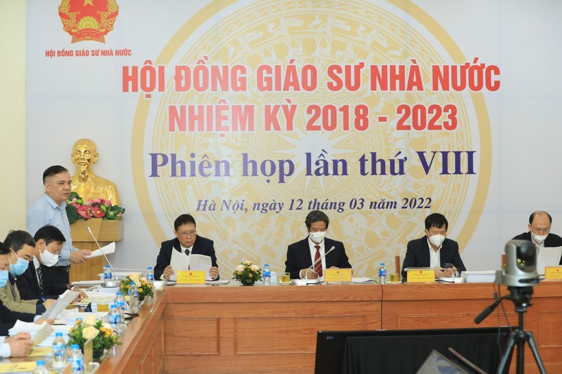 Hình ảnh tại Phiên họp lần thứ VIll của Hội đồng Giáo sư Nhà nước nhiệm kỳ 2018-2023.