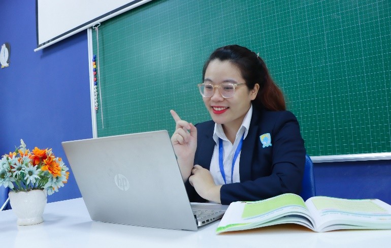 Cô Trần Thị Thúy Quỳnh - giáo viên khối 1 - Trường Phổ thông Liên cấp Tây Hà Nội.