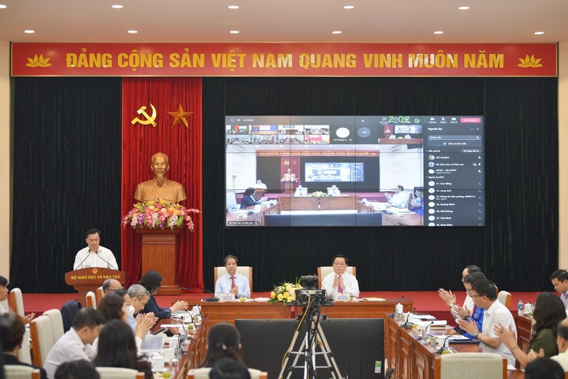 Trưởng Ban Tuyên giáo Trung ương Nguyễn Trọng Nghĩa, Bộ trưởng Bộ Giáo dục và Đào tạo Nguyễn Kim Sơn chủ trì hội nghị.