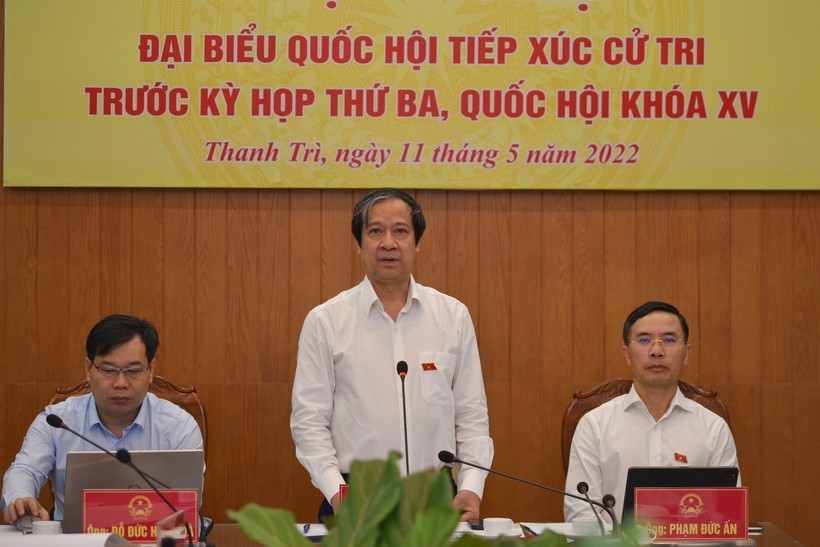 Bộ trưởng Bộ Giáo dục và Đào tạo Nguyễn Kim Sơn phát biểu tại hội nghị Đại biểu Quốc hội tiếp xúc cử tri trước Kỳ họp thứ 3, Quốc hội khóa XV.