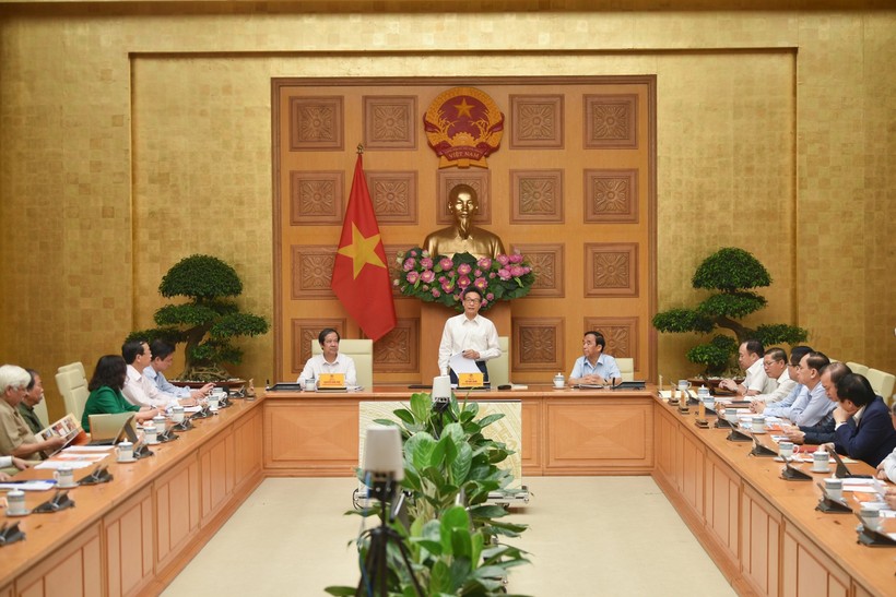 Phó Thủ tướng Vũ Đức Đam phát biểu tại Phiên họp.