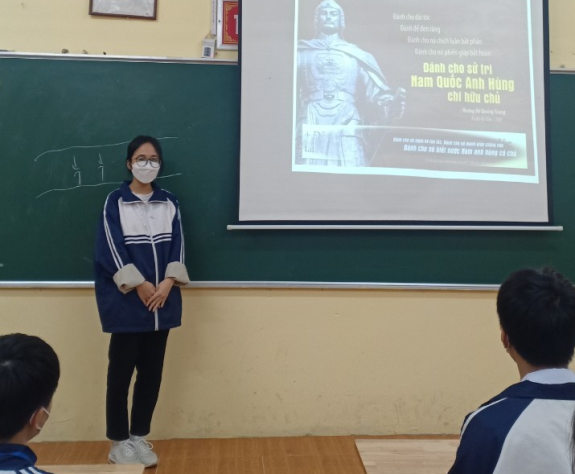 Học sinh Trường THPT Phù Cừ kể câu chuyện “Bước chân Tây Sơn thần tốc và “Quang Trung đại phá quân Thanh” trong giờ học Lịch sử.