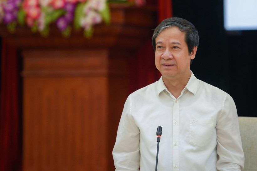 Bộ trưởng Bộ GD&ĐT Nguyễn Kim Sơn - Chủ tịch Chủ tịch Ủy ban về Giáo dục và phát triển nhân lực - phát biểu tại phiên họp.