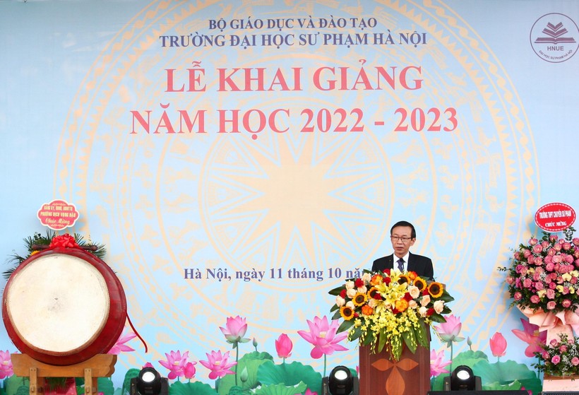 GS Nguyễn Văn Minh, Hiệu trưởng Trường ĐHSP Hà Nội phát biểu tại lễ khai giảng năm học 2022-2023.