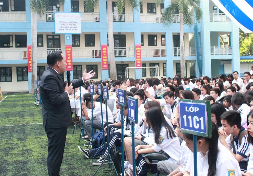 Một buổi tuyên truyền về tác hại của thuốc lá đối với sức khỏe cho học sinh Trường THPT Lý Thái Tổ.