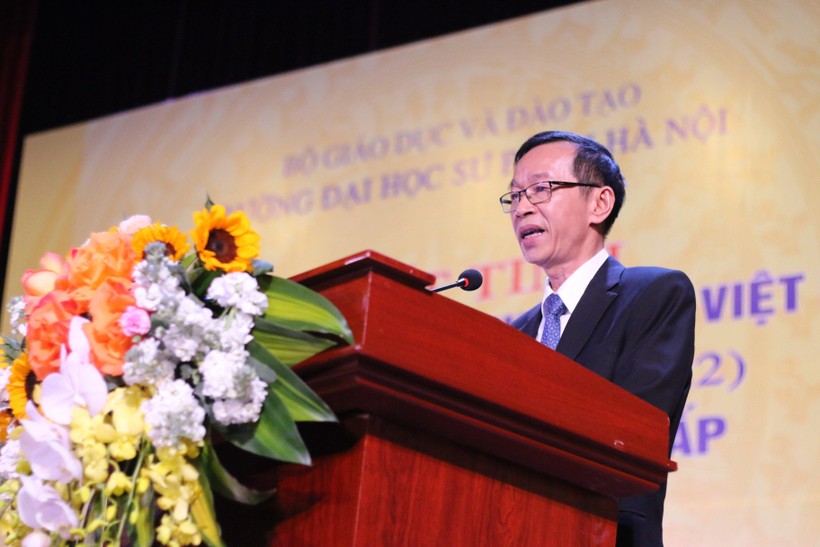 GS.TS. Nguyễn Văn Minh, Hiệu trưởng Trường ĐH Sư phạm Hà Nội phát biểu tại lễ Kỷ niệm 40 năm ngày Nhà giáo Việt Nam.