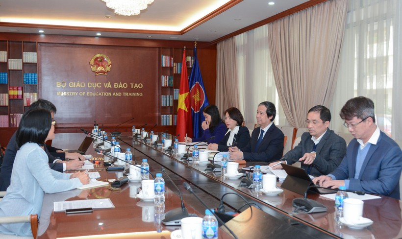 Bộ trưởng Nguyễn Kim Sơn làm việc với Trưởng đại diện JICA tại Việt Nam