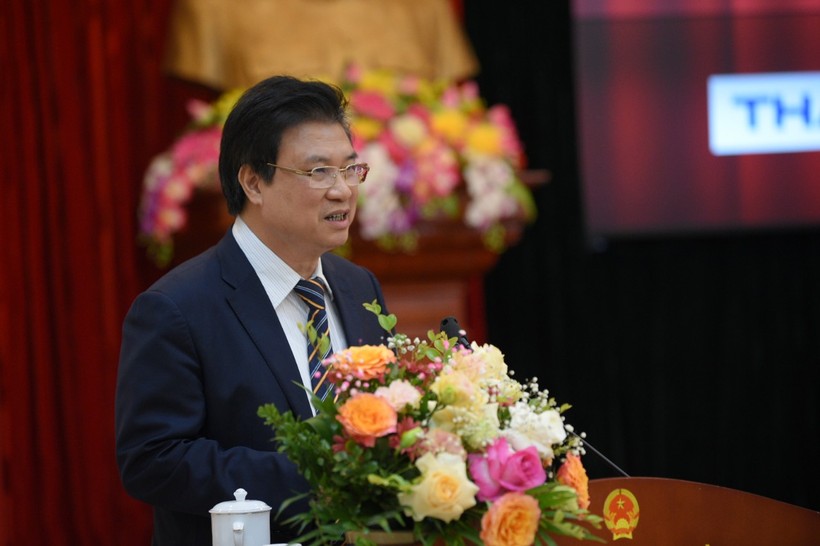 Thứ trưởng Bộ GD&ĐT Nguyễn Hữu Độ phát biểu tại buổi lễ. Ảnh: Thế Đại.